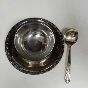 Vintage Oneida Gravy Bowl W/attached underplate